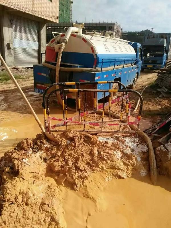 洛隆工地淤泥清淤